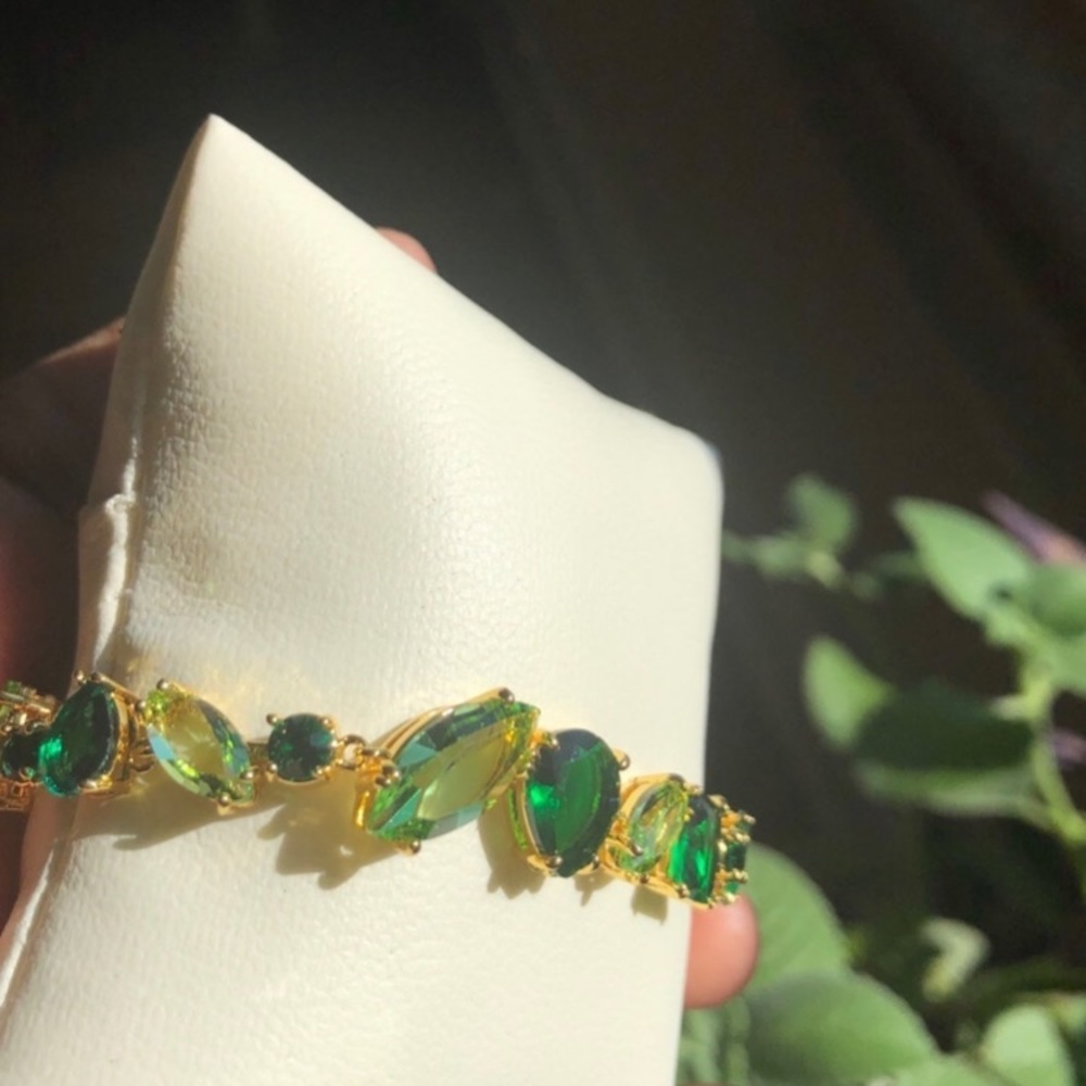 - Gema inspired emerald shade bracelet - not swan stamped - Picture 4 of 13
